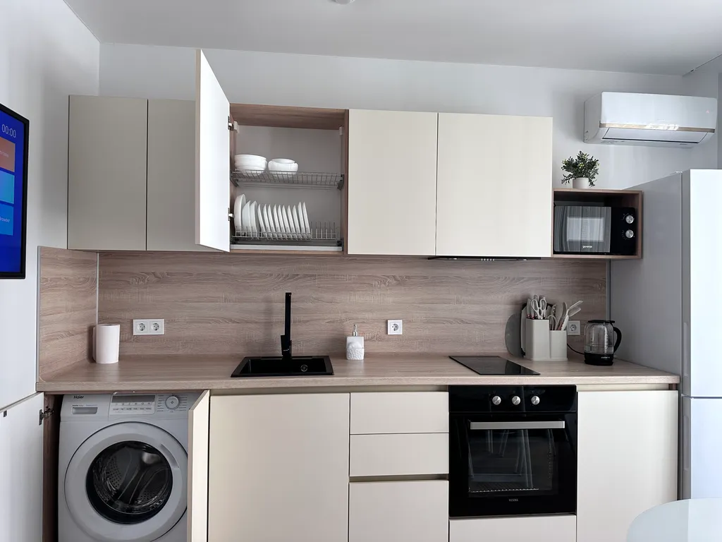 Апартаменты с отдельной спальной, террасой и видом на бассейн