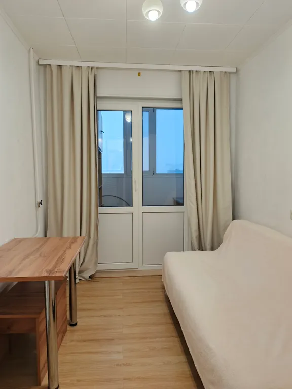 Квартира  с 2-мя изолирован комнатами, в доме с отличным расположением