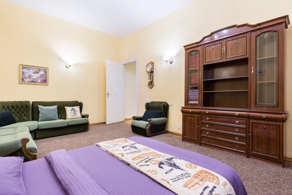 Ryss' 3BR Apt on Nevsky