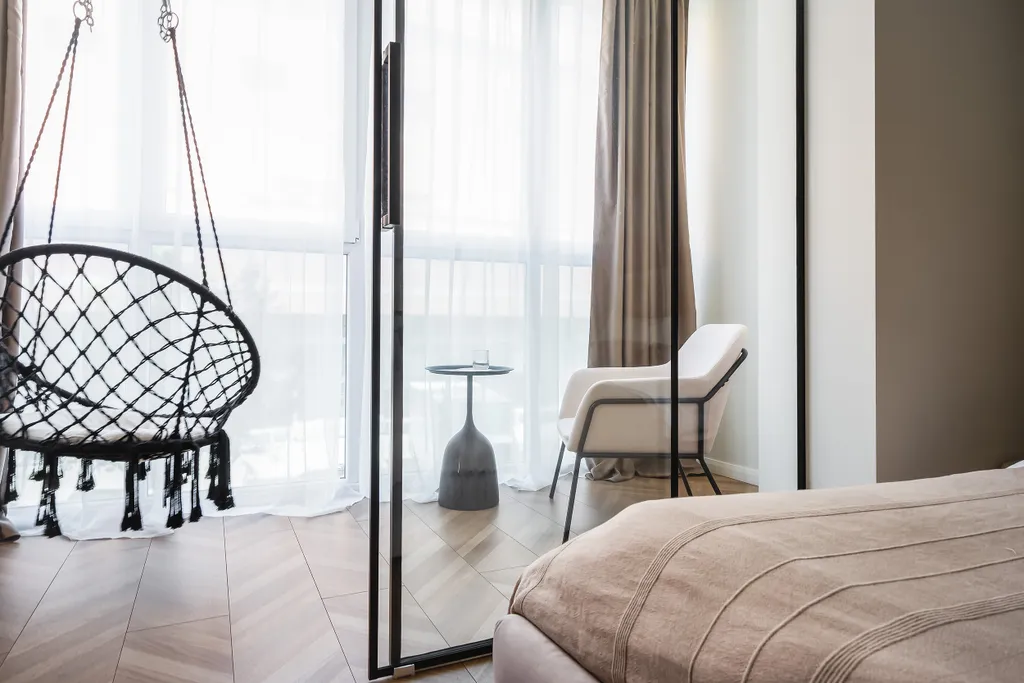 Роскошная студия Золотая с качелью и ванной