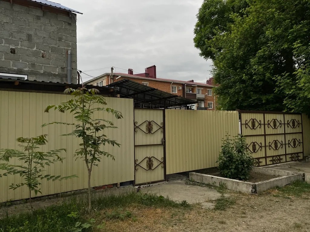 Частный дом в центре поселка