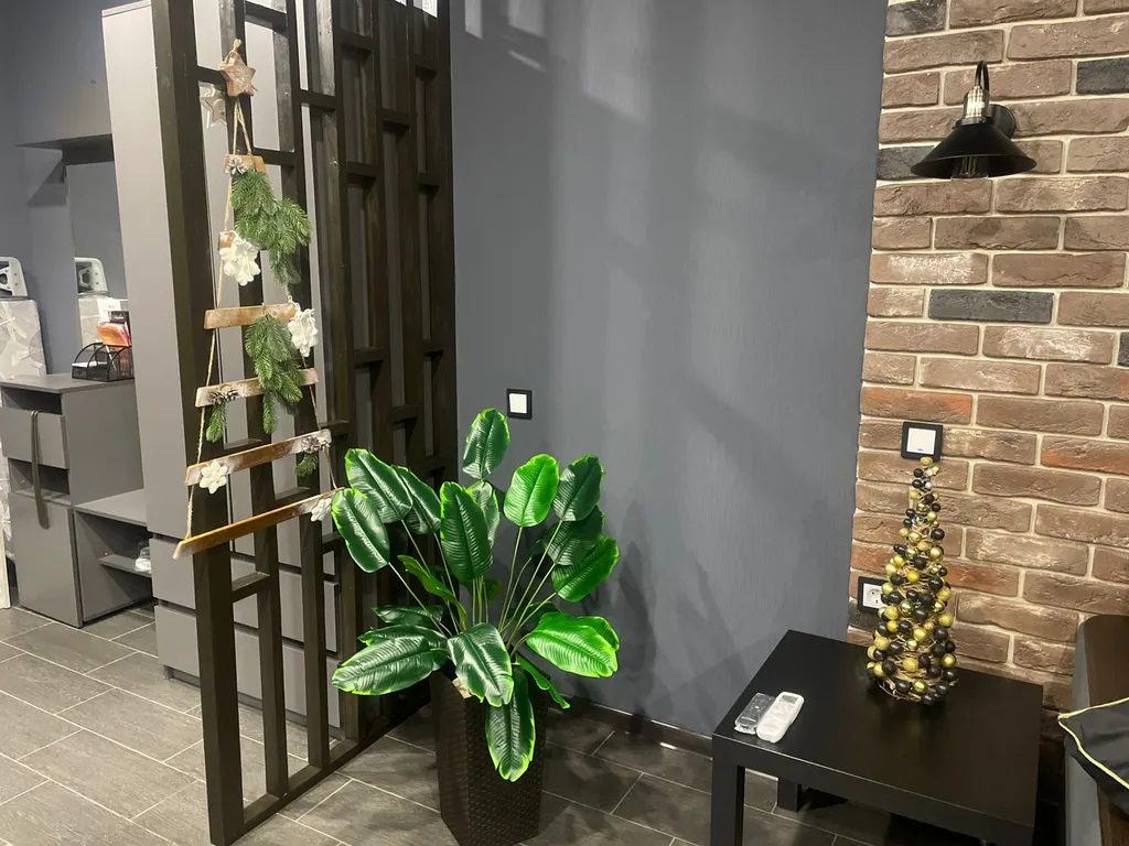 Однокомнатная квартира-студия с дизайнерским ремонтом