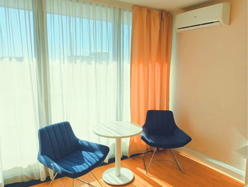 Апартаменты рядом с пляжем с видом на море и город