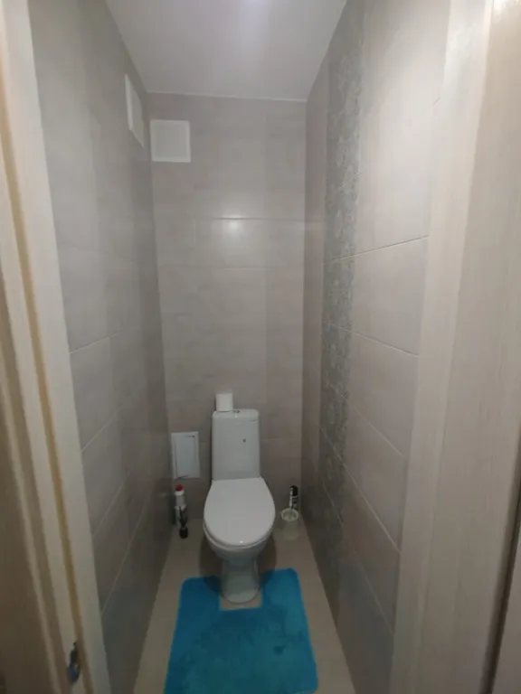 Просторная семейная двухкомнатная квартира рядом с центром города