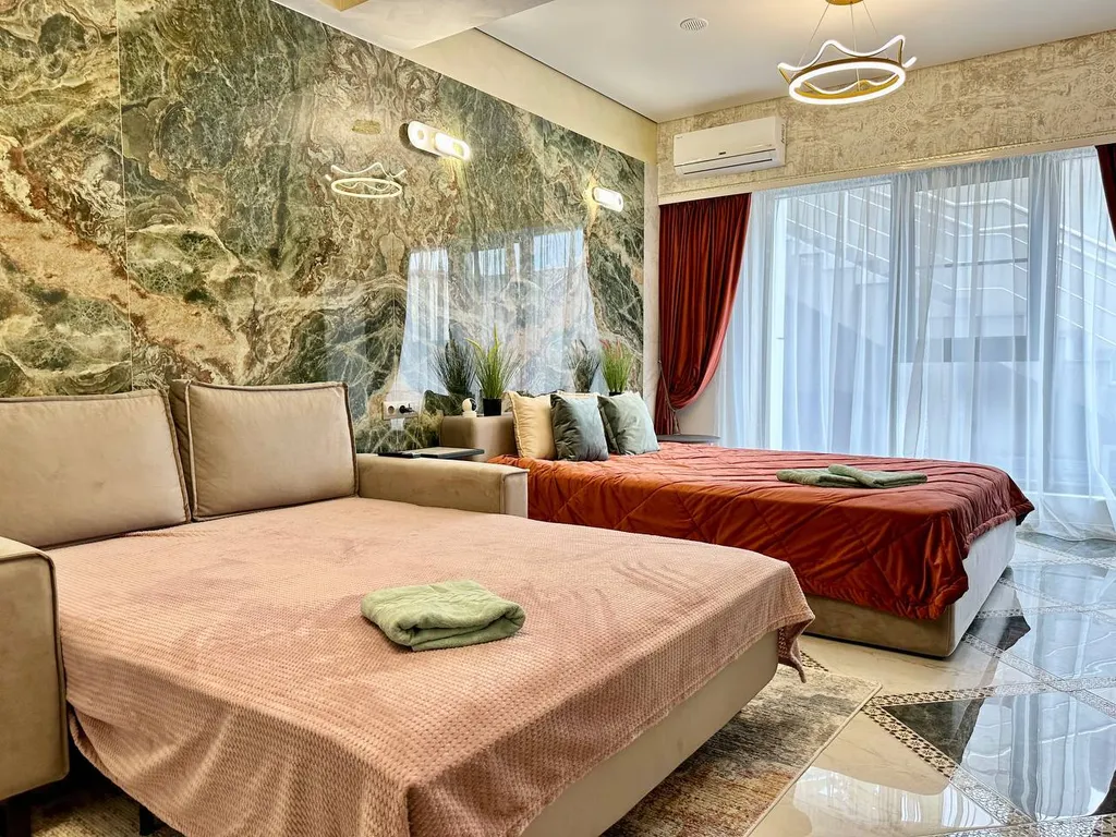 Дизайнерская студия в двух шагах от моря с бассейном