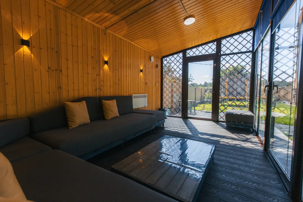 Современный дом в тихом месте