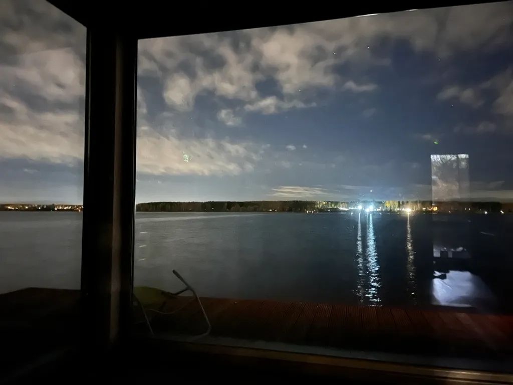 Коттедж Дом на воде с шикарным видом на большую воду и нереальные закаты — Подрезово