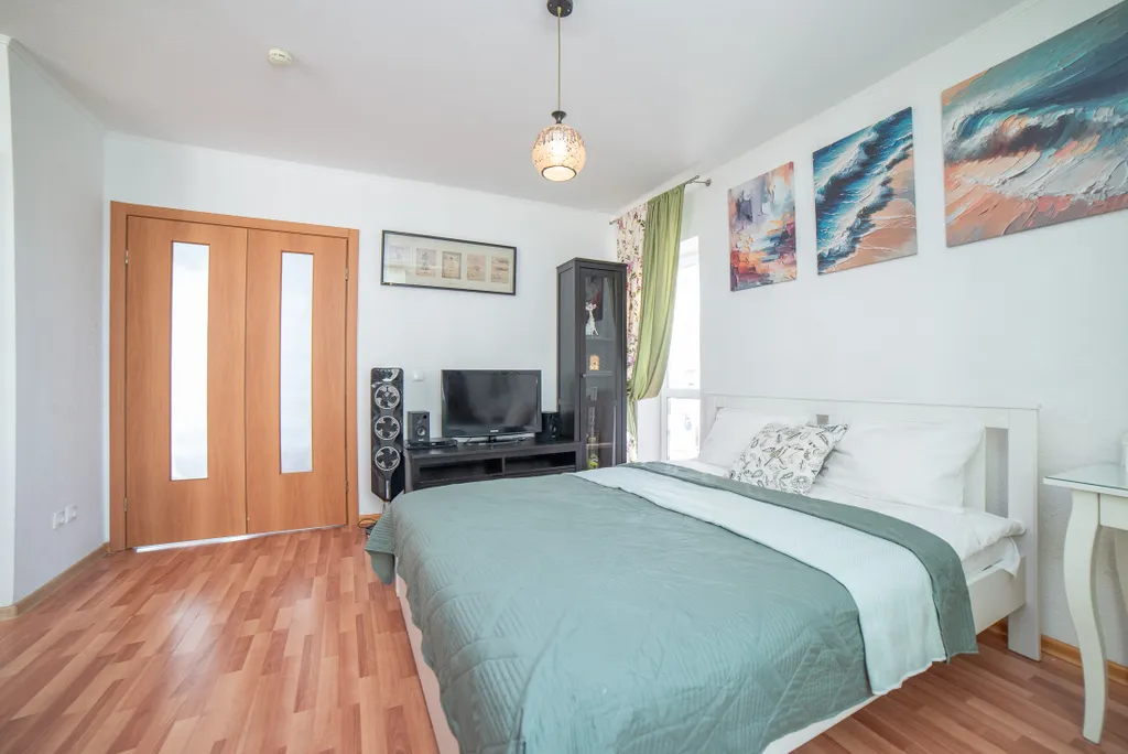 Студия с балконом на Анатолия Муранова 12 для двоих