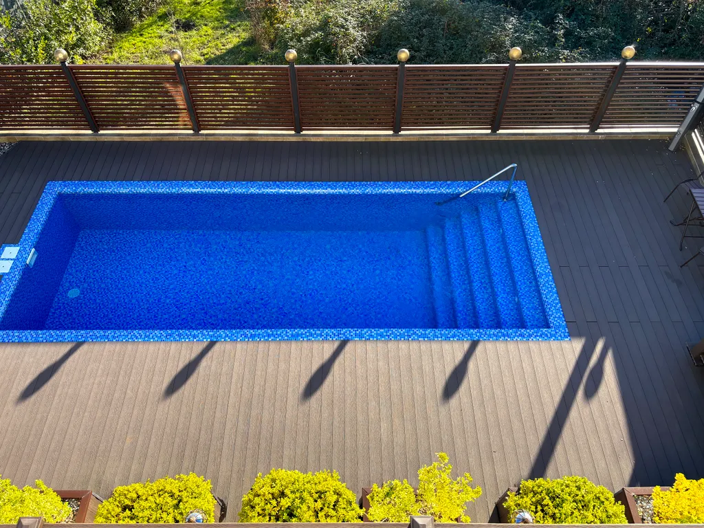 Шале Tech с подогреваемым бассейном и 4 спальнями