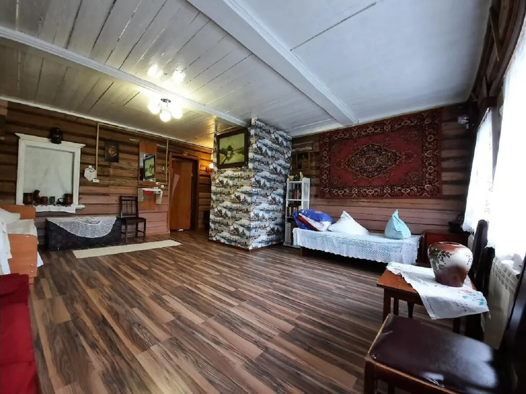 Уютный русский дом у верхнего пруда