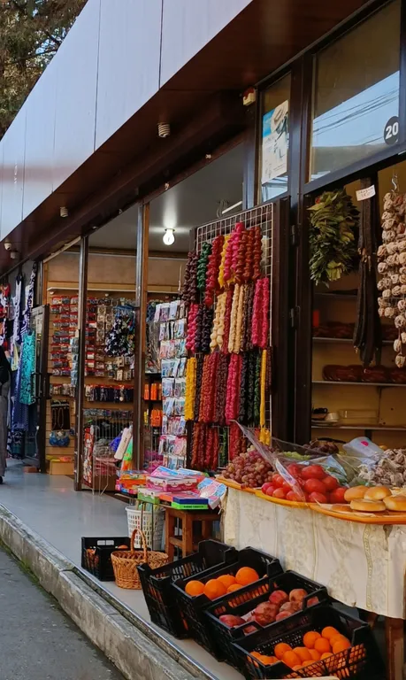 Квартира Двухкомнатная квартира недалеко от моря, рынка, океанариума и дельфинария — Адлер