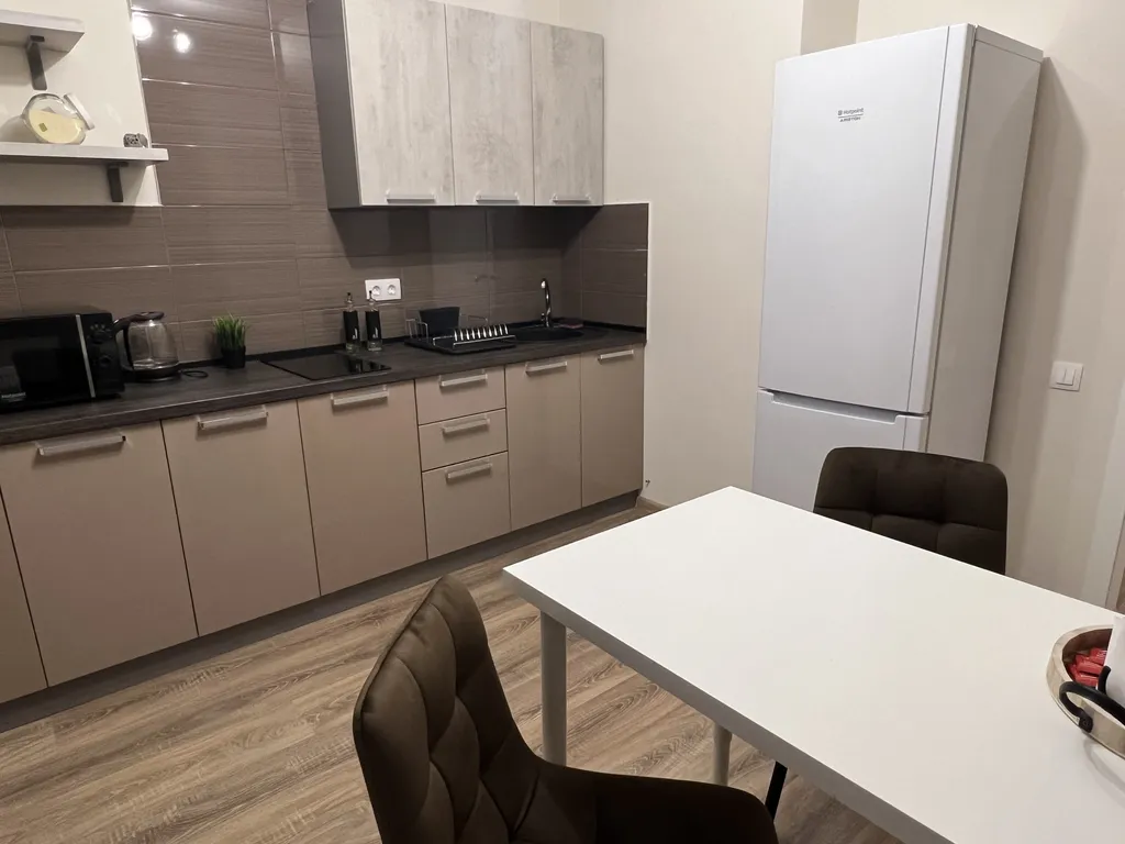 Апартаменты возле ТРЦ Тау