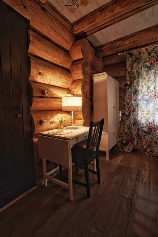 5-комнатный двухэтажный Коттедж Цветы в Подмосковье в окружении леса