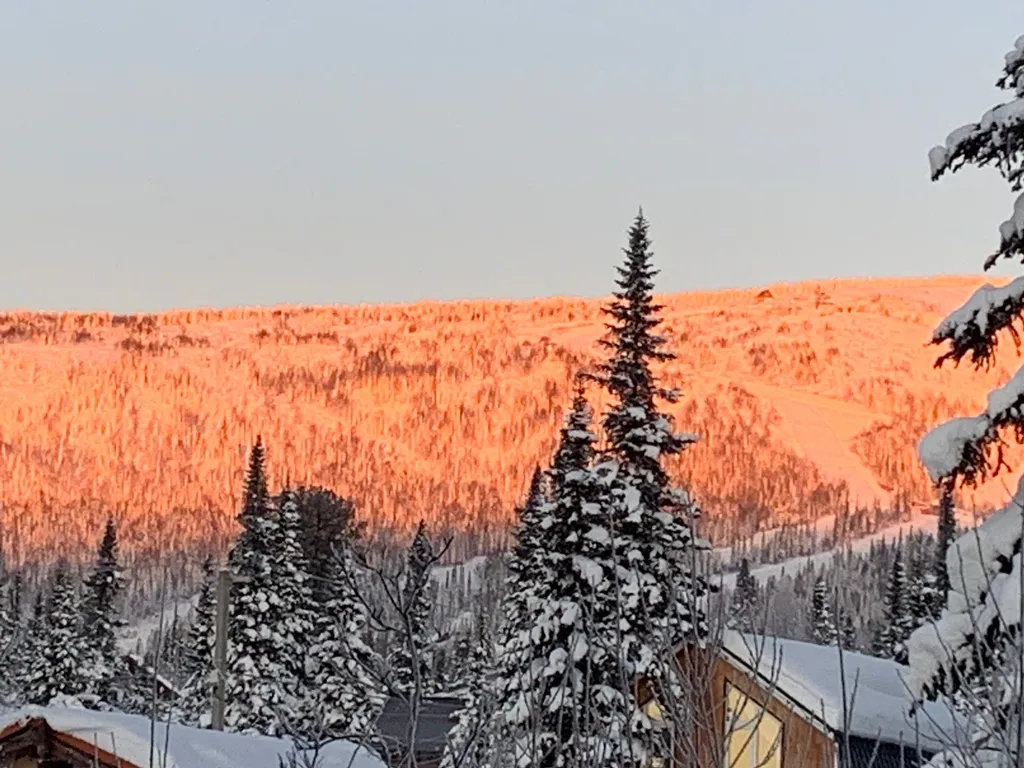 Коттедж Уютный дом с видом на горы — Шерегеш