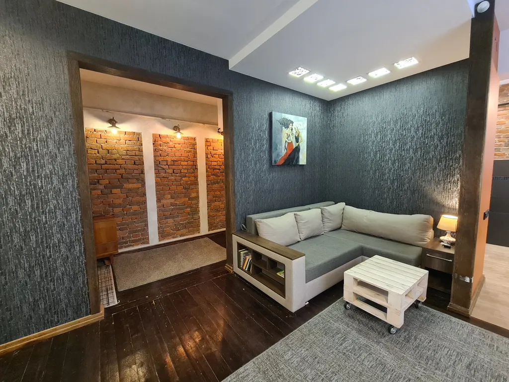 Квартира Квартира Центр. 30м до метро. 2 комнаты. До 8ми гостей. Тихая, уютная сталинка — Минск