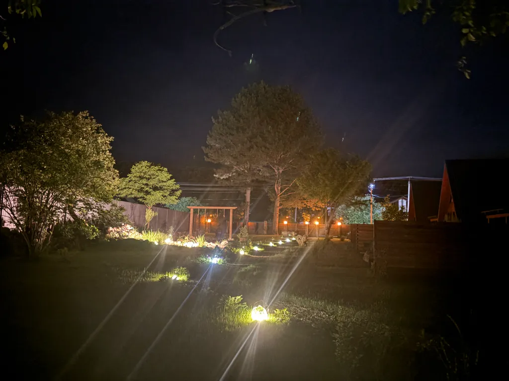 Дом А-фрейм с видом на горы и пруд