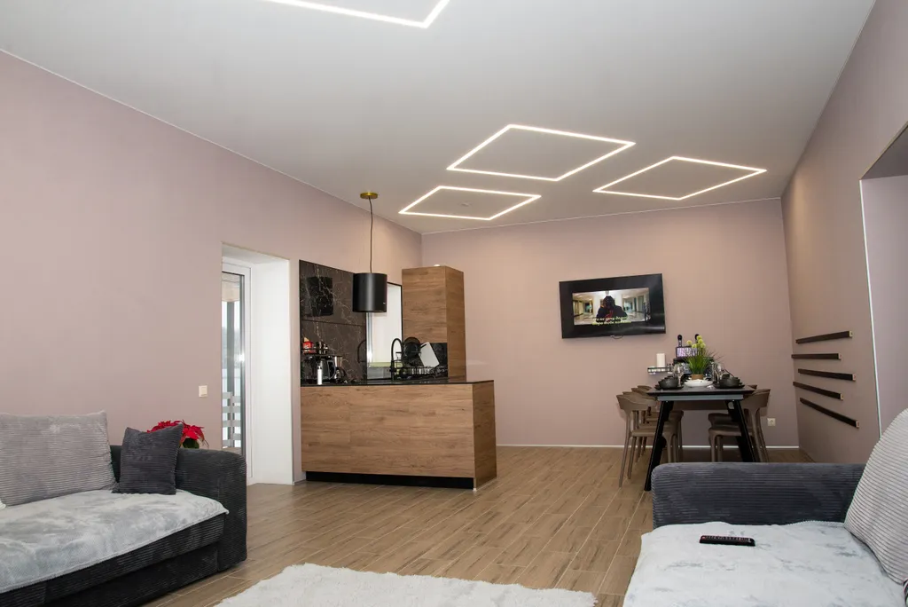 Дом у горячего источника