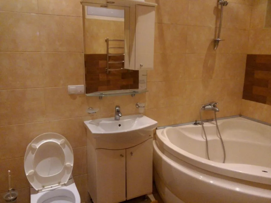 Уютная евротрешка с выходом во дворик к зоне барбекю