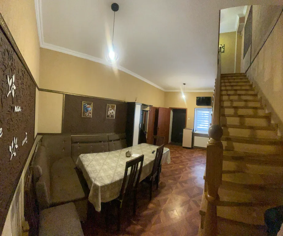 Уютный домик в центре живописного Домбая