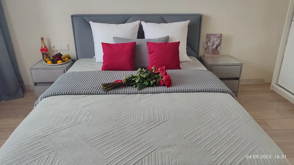 Светлая и уютная двухкомнатная квартира в центре