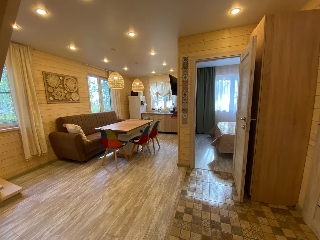 Двухэтажный дом с двумя отдельными спальнями на Горьковском море