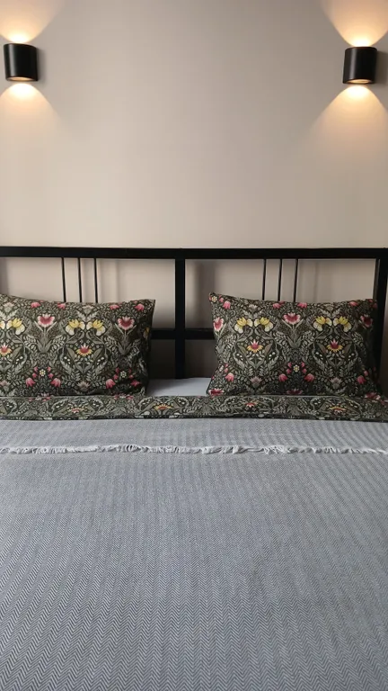 Квартира Квартира Шикарная новая студия в центре города — Омск