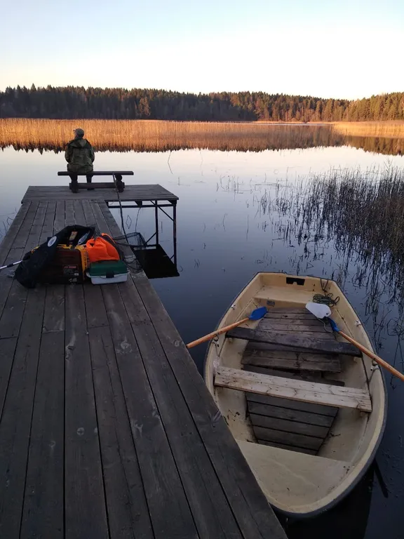 Классный домик прямо на берегу озера Селигер