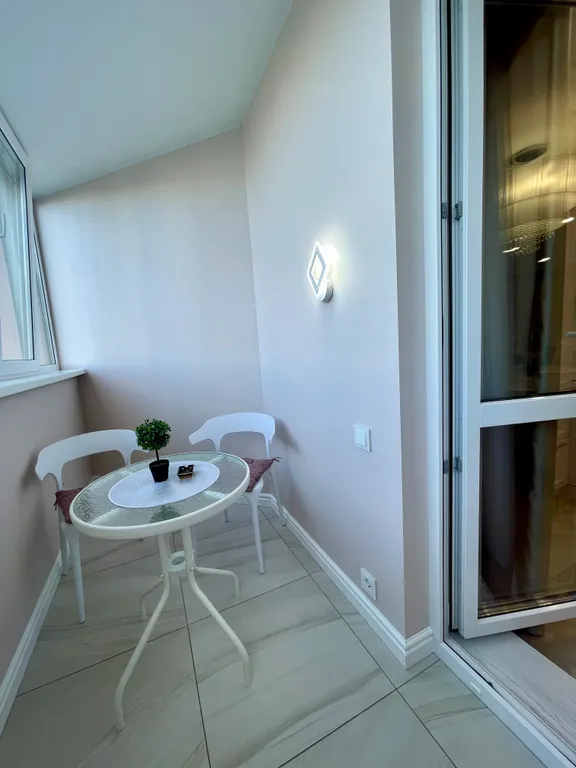 Стильная дизайнерская квартира недалеко от центра города