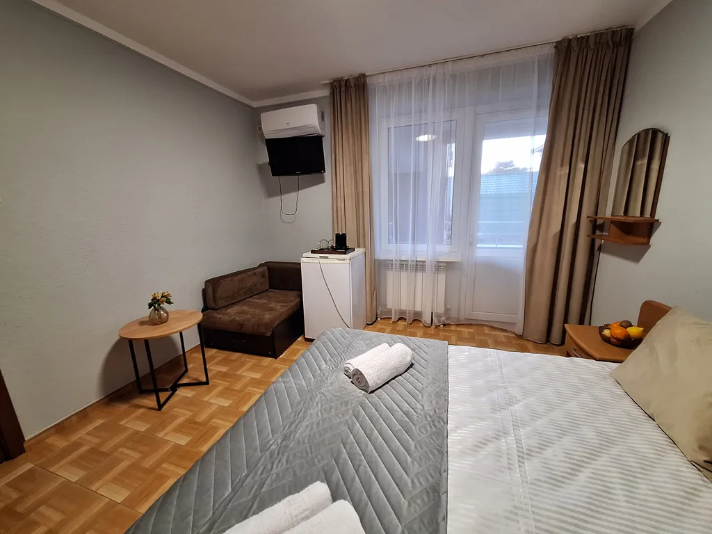 Квартира Квартира Небо-трёхместный комфортный номер с кроватями twin/dbl, диван — Геленджик