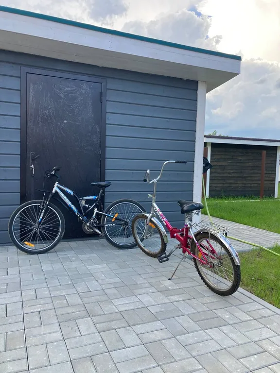 Уютный дом с бассейном на природе