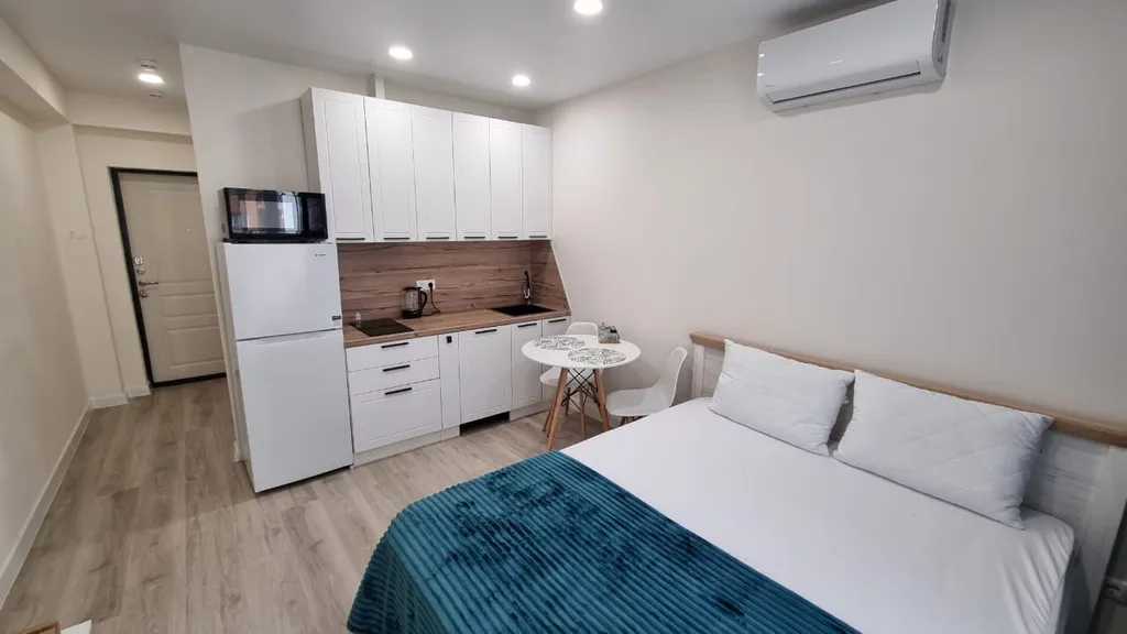 На берегу моря уютная новая студия