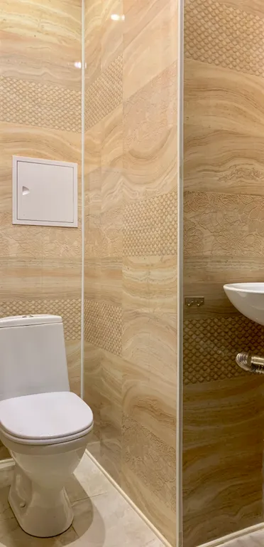 Двухкомнатная квартира возле метро.