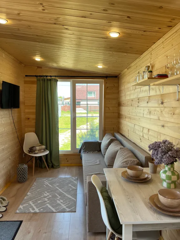 Уютный дом в лесу