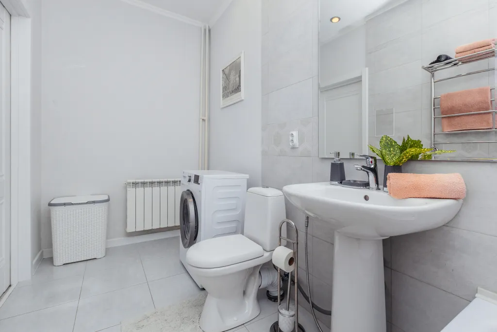 Солнечная студия со своим двориком и летним бассейном