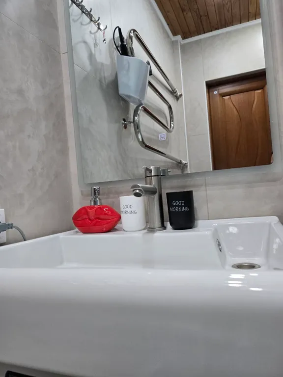 Petri Šemeikka Square apartment