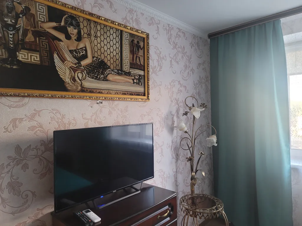 2-комнатная квартира вблизи парка и озера