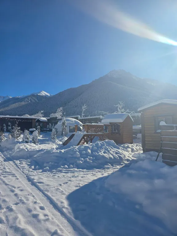 Домик с видом на горы