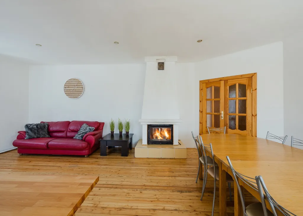 Дом с бассейном и сауной