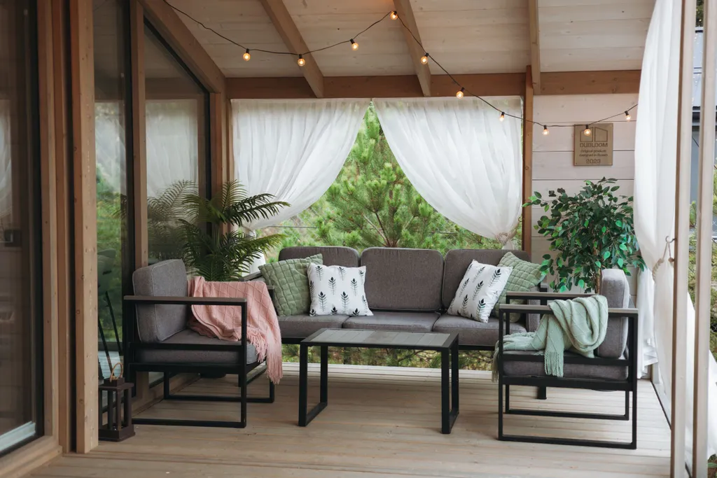 Дом с баней бочкой у воды и леса Green house