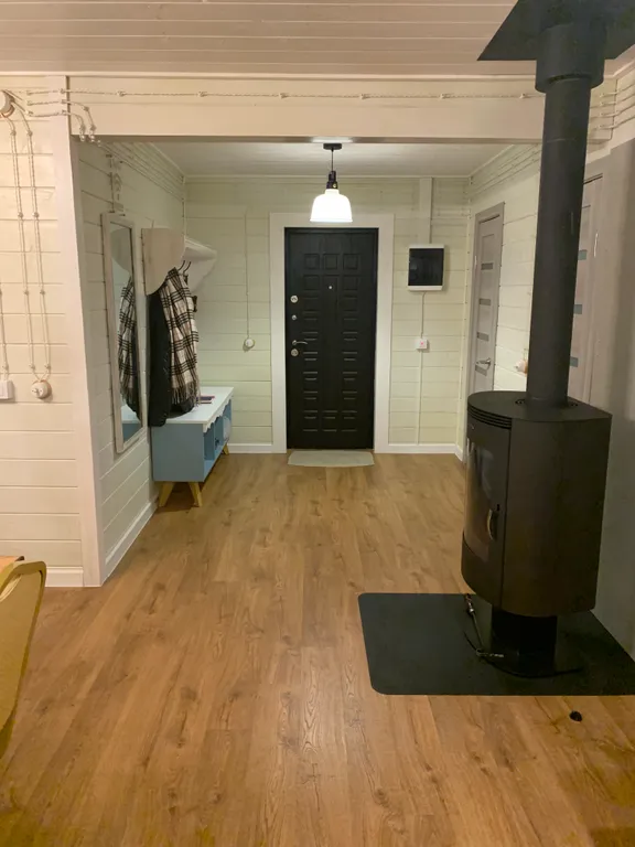 Домик у леса с камином