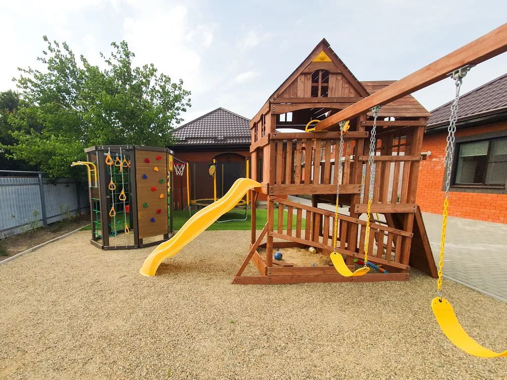 Отдельный дом на первой линии Азовского моря