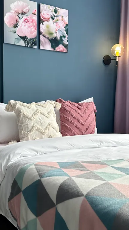 Студия Bayhouse в 200 метрах от метро Б. Момышулы для 2х гостей