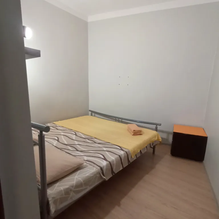 Просторная квартира для коллективов и большой семьи в центре