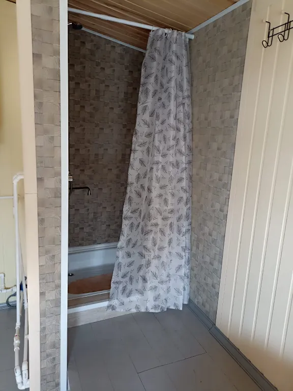 Жилой дом на самом берегу озера Крошнозеро