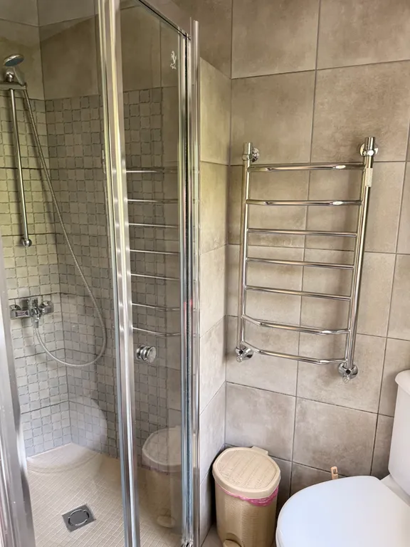 Сдается уютный дом в Ялте посуточно со скидкой с видом на море .