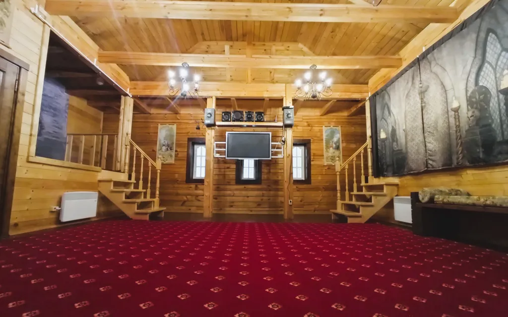 Дом-замок для большой компании