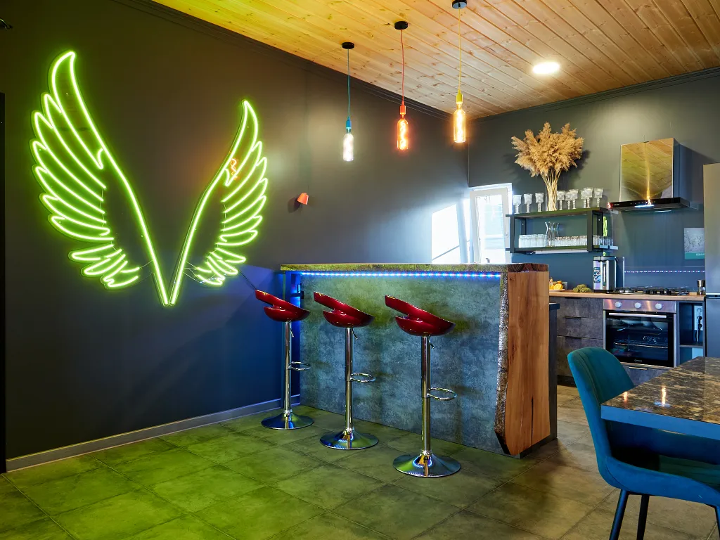 Дом с теплым бассейном, джакузи и потрясающим видом