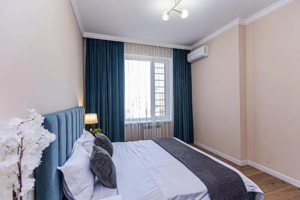 3-ком квартира Bayhouse около ТРЦ MEGA Alma-Ata для 6-х гостей