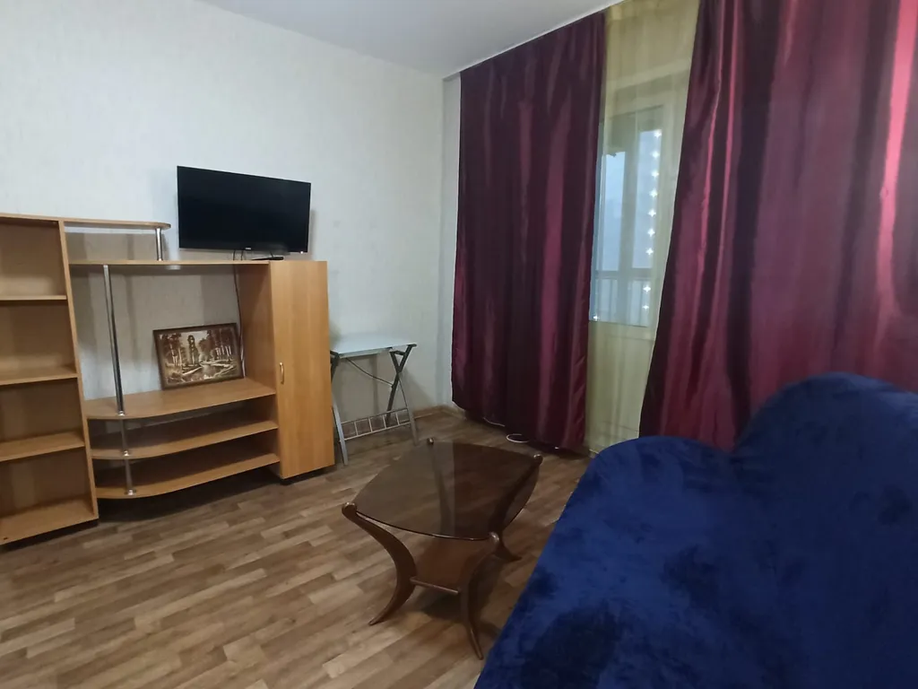 Квартира Квартира вблизи Дворца спорта, Столбы — Красноярск