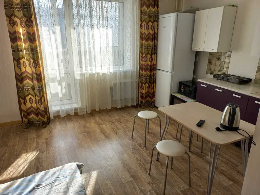 Светлая уютная квартира вблизи Медицинской академии и ЖД Больницы — аренда посуточно в Челябинск